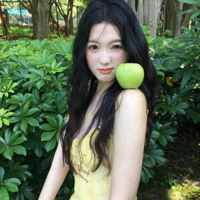 玉湖裸女